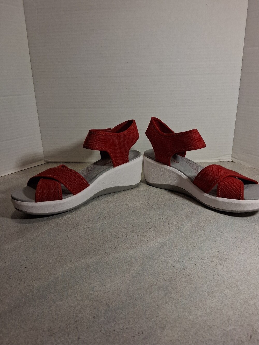 Clarks Cloud Stepoers Red Wedge Herl Sandals Woman's Sz. 7.5 NIB - Picture 3 of 10